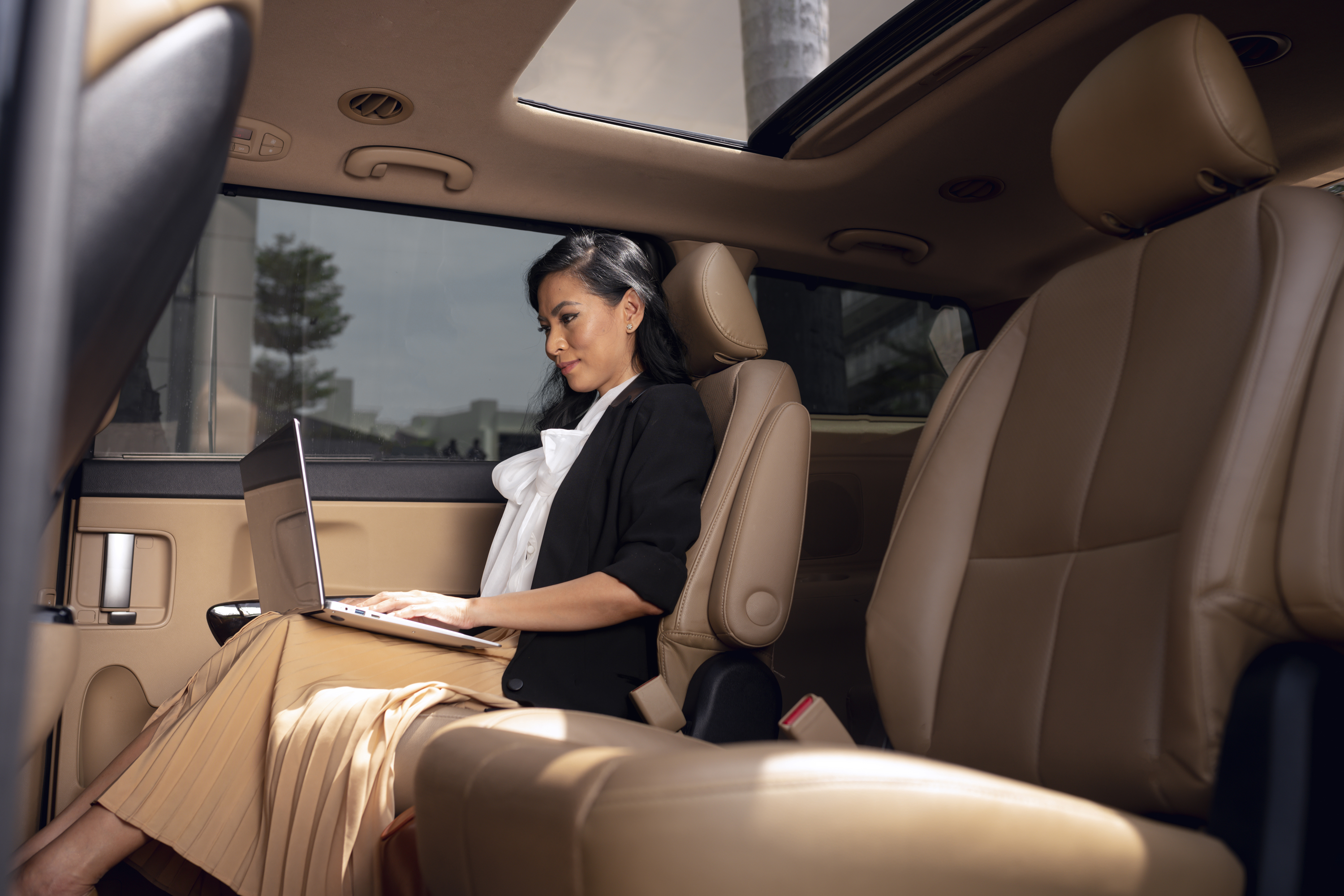 The largest and most spacious Range Rover to date view 2